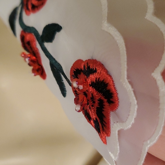 Cream shirt with floral collar - Picture 6 of 6